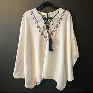 Bisou Bisou Boho over fit top tunic blouse Size: S Color: white/ black
